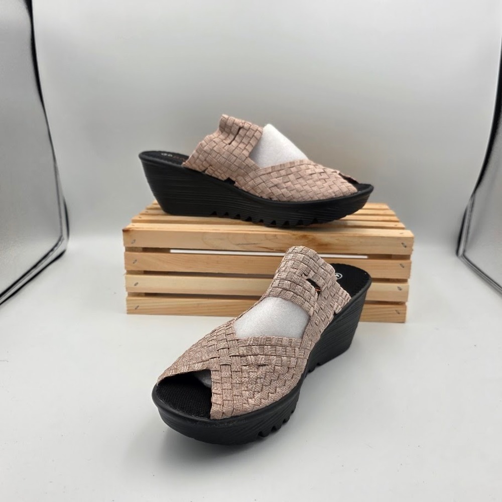 Bernie Mev Lulia Wedge Sandals Womens 10 Rose Metallic Woven Elastic Platform